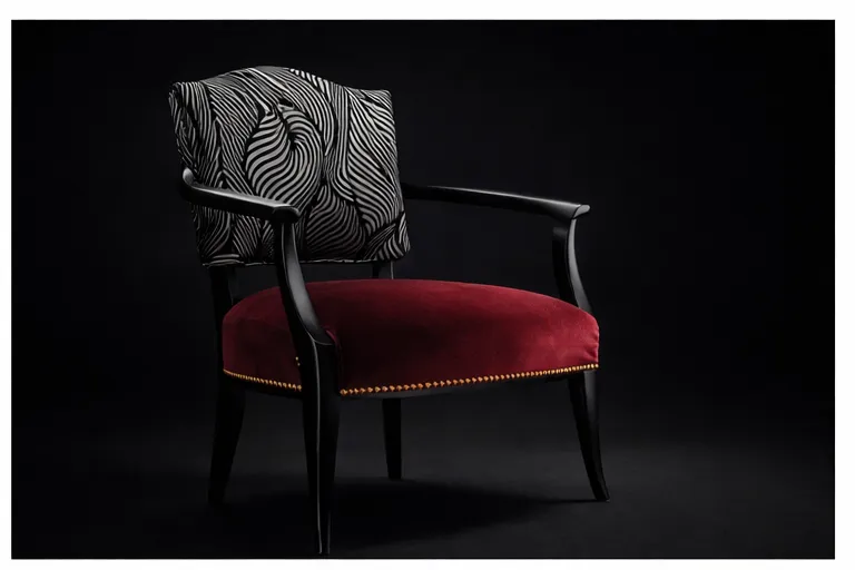Fauteuil bridge Art déco aux pieds noirs, garni d'un tissu bordeaux